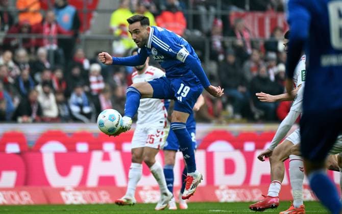 Football, Bundesliga, Germany, Men, Season 2024 2025, Matchday 21, Rhein Energie Stadion Köln, 1 FC Köln FC Schalke 04 1 0 Kenan Karaman S04 Action, Single image
