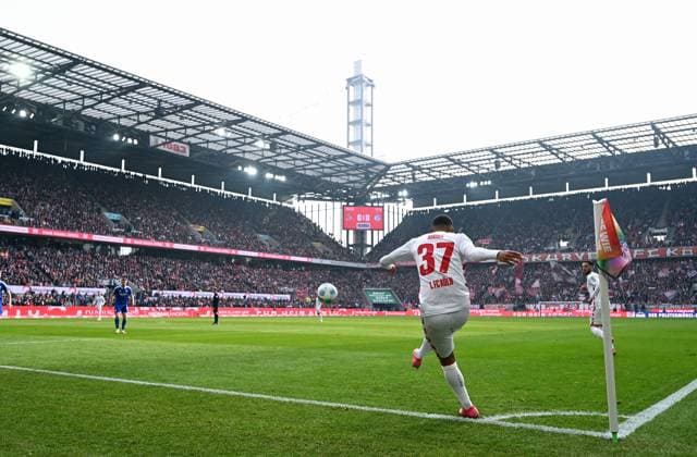 Football, Bundesliga, Germany, Men, Season 2024 2025, Matchday 21, Rhein Energie Stadion Köln, 1 FC Köln FC Schalke 04 1 0 Corner kick by Linton Maina KOE Action