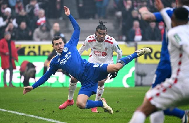 Football, Bundesliga, Germany, Men, Season 2024 2025, Matchday 21, Rhein Energie Stadion Köln, 1 FC Köln FC Schalke 04 1 0 Ron Schallenberg S04 , Damion Downs KOE Action