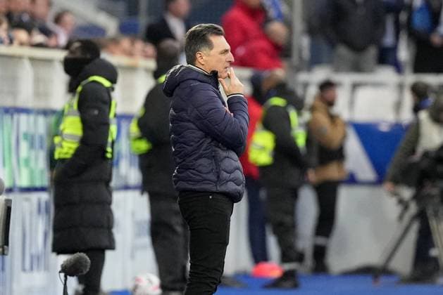 Fußball, AJ Auxerre - FC Toulouse AJ Auxerre v Toulouse FC - Ligue 1 McDonald s 2024 2025 Christophe PELISSIER (Entraineur Auxerre AJA) during the Ligue 1 McDonald s match between Auxerre and Toulouse at Stade Abbe Deschamps on February 9, 2025 in Auxerre, France. Auxerre France  Copyright: xFEPx 776279859