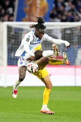 Fußball, AJ Auxerre - FC Toulouse AJ Auxerre v Toulouse FC - Ligue 1 McDonald s 2024 2025 14 Gideon MENSAH (aja) during the Ligue 1 McDonald s match between Auxerre and Toulouse at Stade Abbe Deschamps on February 9, 2025 in Auxerre, France. Auxerre France  Copyright: xFEPx 776279859