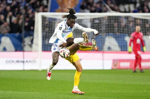 Fußball, AJ Auxerre - FC Toulouse AJ Auxerre v Toulouse FC - Ligue 1 McDonald s 2024 2025 14 Gideon MENSAH (aja) during the Ligue 1 McDonald s match between Auxerre and Toulouse at Stade Abbe Deschamps on February 9, 2025 in Auxerre, France. Auxerre France  Copyright: xFEPx 776279859