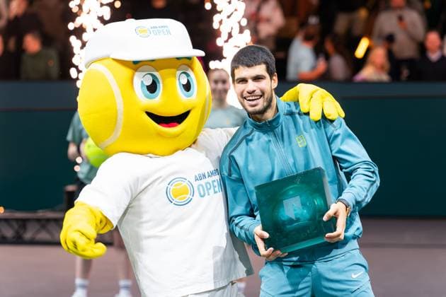 2025-02-09 ABN AMRO Open Day Seven ROTTERDAM, NETHERLANDS - FEBRUARY 9: Carlos Alcaraz of Spain celebrates his sides win with trophy during Day Seven of the ABN AMRO Open at Rotterdam Ahoy on February 9, 2025 in Rotterdam, Netherlands. (Photo by Joris Verwijst BSR Agency) Rotterdam Netherlands Content not available for redistribution in The Netherlands directly or indirectly through any third parties. Copyright: xBSRxAgencyx