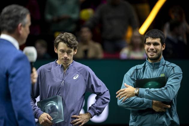 ROTTERDAM - (flnr) tournament director Richard Krajicek, Alex de Minaur (AUS) and Carlos Alcaraz (ESP). Carlos Alcaraz (ESP) wins the ABN AMRO Open tennis tournament in Ahoy. ANP SANDER KING ABN AMRO Open - Day Seven 2025 xVIxANPxSportx xxANPxIVx 519540552 originalFilename: 519540552.jpg