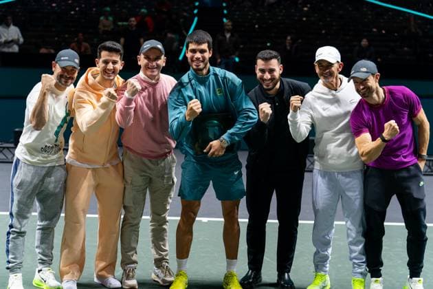 Sport Bilder des Tages 2025-02-09 ABN AMRO Open Day Seven ROTTERDAM, NETHERLANDS - FEBRUARY 9: Carlos Alcaraz of Spain celebrates his sides win with trophy during Day Seven of the ABN AMRO Open at Rotterdam Ahoy on February 9, 2025 in Rotterdam, Netherlands. (Photo by Joris Verwijst BSR Agency) Rotterdam Netherlands Content not available for redistribution in The Netherlands directly or indirectly through any third parties. Copyright: xBSRxAgencyx