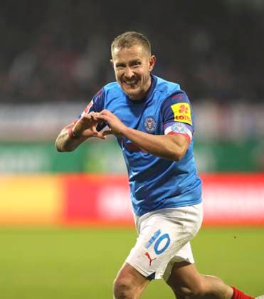 Photo Goal celebration at Holstein , Lewis HOLTBY Kiel scores to 3 2 , the goal was later annulled due to a previous foul Soccer 1 Bundesliga on Sun 09 02 2025 Holstein Kiel VfL Bochum 2 2