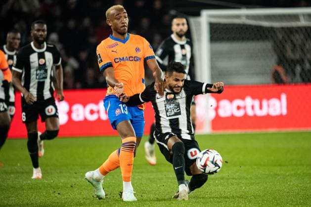 FOOTBALL : SCO Angers vs Olympique de Marseille - Ligue 1 - JournÃ e 21 - 09 02 2025 Derek Cornelius (OM) Jim Allevinah (ANGERS SCO) AngersFrance  Copyright: xBaptistexAutissierx