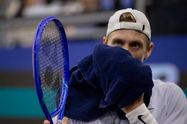 February 9, 2025, Frisco, Texas, USA: DENIS SHAPOVALOV (CAN) wipes his face in a singles final match against CASPER RUUD (NOR) during day eight of the 2025 ATP, Tennis Herren 500 Dallas Open at the Star in Frisco, TX. DENIS SHAPOVALOV (CAN) defeated CASPER RUUD (NOR), 7:6, 6:3. Frisco USA - ZUMAh193 20250209_zsp_h193_008 Copyright: xDanielxMcGregor-Huyerx