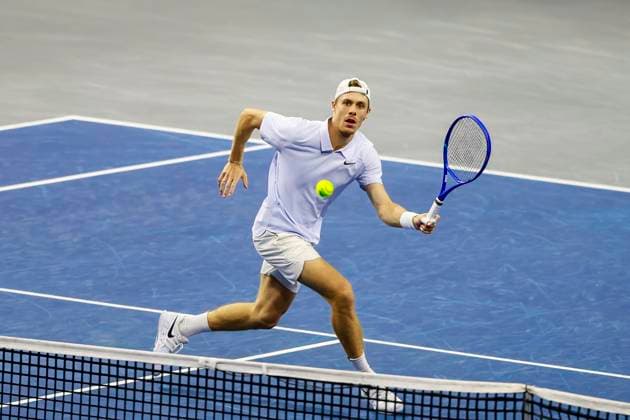 February 9, 2025, Frisco, Texas, USA: DENIS SHAPOVALOV (CAN) in action against Casper Ruud (NOR) during the finals of the ATP, Tennis Herren Dallas Open at Ford Center at The Star. SHAPOVALOV wins 7:6, 6:3. Frisco USA - ZUMAf180 20250209_zsp_f180_001 Copyright: xMarkxFannx
