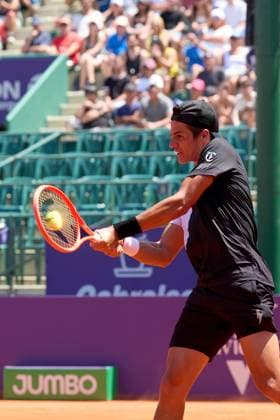 Federico Coria of Argentina returns a backhand to Laslo Djere of Serbia during their second qualifier match of the IEB+ Argentina Open 2025 at Buenos Aires Lawn Tennis Club February 9, 2025 in Buenos Aires, Argentina. (Photo by Camilla Stolen, Imago) Buenos Aires Argentina Copyright: xCamillaxStolenx L1000745