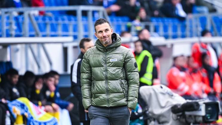 Coach Christian Eichner Karlsruher SC looks thoughtful during the 2 Bundesliga match between Karlsruher SC and Eintracht Braunschweig at BBBank Wildpark on February 09, 2025 in Karlsruhe, Germany Photo by Silas Schueller De Fodi Images Coach Christian Eichner Karlsruher SC looks thoughtful during the 2 Bundesliga match between Karlsruher SC and Eintracht Braunschweig at BBBank Wildpark on February 9, 2025 in Karlsruhe, Germany Photo by Silas Schueller De Fodi Images DFB DFL REGULATIONS PROHIBIT ANY USE OF PHOTOGRAPHS AS IMAGE SEQUENCES AND OR QUASI VIDEO Photo by Silas Schueller DeFodi Images Defodi 738 738 KSCBRA 20250209 216 Defodi-738 DFB DFL REGULATIONS PROHIBIT ANY USE OF PHOTOGRAPHS AS IMAGE SEQUENCES AND OR QUASI-VIDEO.