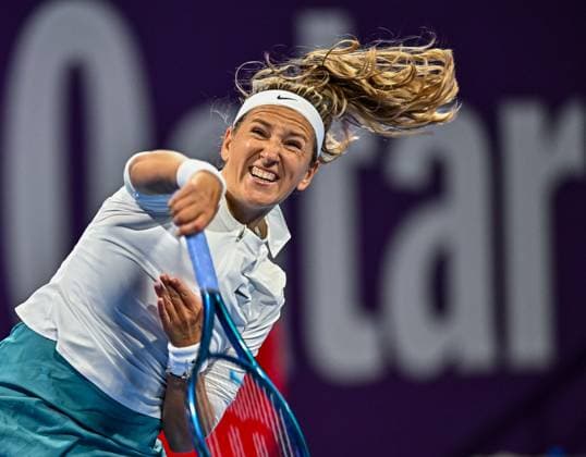 WTA, Tennis Damen QATAR OPEN TENNIS TOURNAMENT FIRST ROUND Victoria Azarenka competes in her 1st round match against Amanda Anisimova of United States during the WTA Qatar TotalEnergies Open 2025 tennis tournament at the Khalifa International Tennis Complex in Doha, Qatar, on February 9, 2025. Copyright: xNOUSHADx