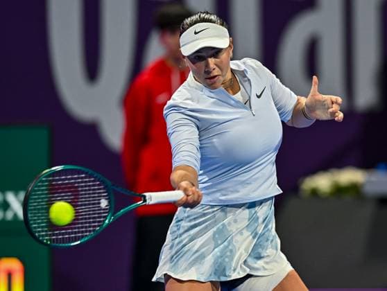 WTA, Tennis Damen QATAR OPEN TENNIS TOURNAMENT FIRST ROUND Amanda Anisimova of United States competes in her 1st round match against Victoria Azarenka during the WTA Qatar TotalEnergies Open 2025 tennis tournament at the Khalifa International Tennis Complex in Doha, Qatar, on February 9, 2025. Copyright: xNOUSHADx