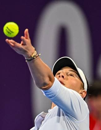 WTA, Tennis Damen QATAR OPEN TENNIS TOURNAMENT FIRST ROUND Amanda Anisimova of United States competes in her 1st round match against Victoria Azarenka during the WTA Qatar TotalEnergies Open 2025 tennis tournament at the Khalifa International Tennis Complex in Doha, Qatar, on February 9, 2025. Copyright: xNOUSHADx