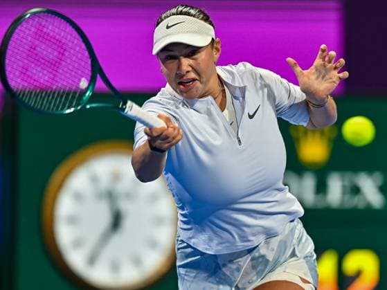 WTA, Tennis Damen QATAR OPEN TENNIS TOURNAMENT FIRST ROUND Amanda Anisimova of United States competes in her 1st round match against Victoria Azarenka during the WTA Qatar TotalEnergies Open 2025 tennis tournament at the Khalifa International Tennis Complex in Doha, Qatar, on February 9, 2025. Copyright: xNOUSHADx