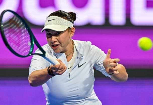 WTA, Tennis Damen QATAR OPEN TENNIS TOURNAMENT FIRST ROUND Amanda Anisimova of United States competes in her 1st round match against Victoria Azarenka during the WTA Qatar TotalEnergies Open 2025 tennis tournament at the Khalifa International Tennis Complex in Doha, Qatar, on February 9, 2025. Copyright: xNOUSHADx