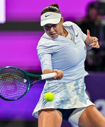 WTA, Tennis Damen QATAR OPEN TENNIS TOURNAMENT FIRST ROUND Amanda Anisimova of United States competes in her 1st round match against Victoria Azarenka during the WTA Qatar TotalEnergies Open 2025 tennis tournament at the Khalifa International Tennis Complex in Doha, Qatar, on February 9, 2025. Copyright: xNOUSHADx