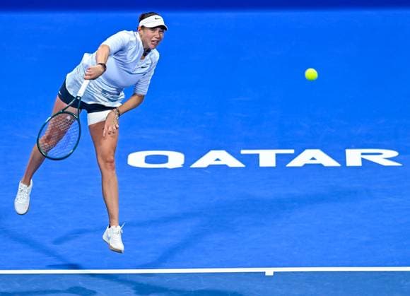 WTA, Tennis Damen QATAR OPEN TENNIS TOURNAMENT FIRST ROUND Amanda Anisimova of United States competes in her 1st round match against Victoria Azarenka during the WTA Qatar TotalEnergies Open 2025 tennis tournament at the Khalifa International Tennis Complex in Doha, Qatar, on February 9, 2025. Copyright: xNOUSHADx