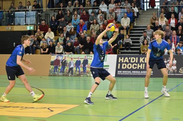 Felix Gudermuth Volley YoungStars Friedrichshafen, 05 on the ball TV Rottenburg vs Volley YoungStars Friedrichshafen, Volleyball, 2 Bundesliga Sued, 18 Matchday, Season 2024 2025, 09 02 2025, TV Rottenburg vs Volley YoungStars Friedrichshafen, Volleyball, 2 Bundesliga Sued, 18 Matchday, Season 2024 2025, 09 02 2025 Rottenburg Copyright: xEibner-Pressefoto RalphxKunzex EP_RKE