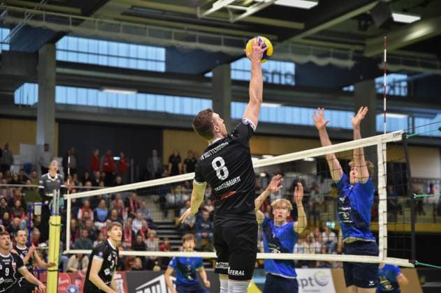 Niklas Lichtenauer TV Rottenburg, 08 in attack TV Rottenburg vs Volley YoungStars Friedrichshafen, Volleyball, 2 Bundesliga Sued, Matchday 18, Season 2024 2025, 09 02 2025, TV Rottenburg vs Volley YoungStars Friedrichshafen, Volleyball, 2 Bundesliga Sued, Matchday 18, Season 2024 2025, 09 02 2025 Rottenburg Copyright: xEibner-Pressefoto RalphxKunzex EP_RKE