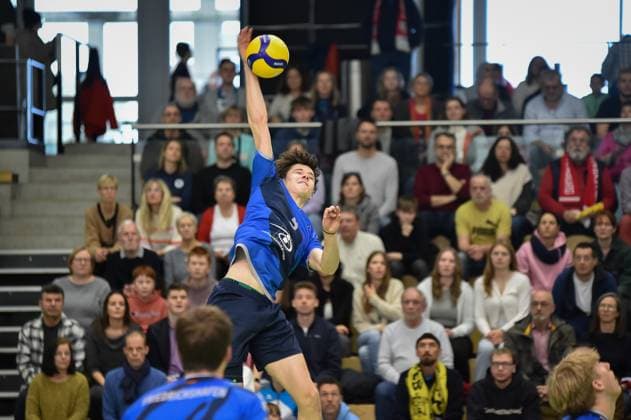 Felix Gudermuth Volley YoungStars Friedrichshafen, 05 in attack TV Rottenburg vs Volley YoungStars Friedrichshafen, Volleyball, 2 Bundesliga Sued, Matchday 18, Season 2024 2025, 09 02 2025, TV Rottenburg vs Volley YoungStars Friedrichshafen, Volleyball, 2 Bundesliga Sued, Matchday 18, Season 2024 2025, 09 02 2025 Rottenburg Copyright: xEibner-Pressefoto RalphxKunzex EP_RKE