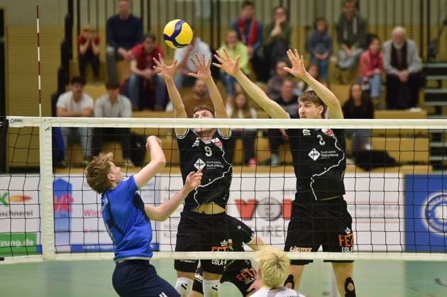Pekka Arne Stapelfeldt Volley YoungStars Friedrichshafen, 04 vs Sam Elgert TV Rottenburg, 09 , Jan Huber TV Rottenburg, 03 TV Rottenburg vs Volley YoungStars Friedrichshafen, Volleyball, 2 Bundesliga Sued, 18 Matchday, Season 2024 2025, 09 02 2025, TV Rottenburg vs Volley YoungStars Friedrichshafen, Volleyball, 2 Bundesliga Sued, 18 Matchday, Season 2024 2025, 09 02 2025 Rottenburg Copyright: xEibner-Pressefoto RalphxKunzex EP_RKE