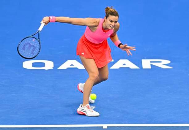 (250210) -- DOHA, Feb. 10, 2025 -- Maria Sakkari of Greece hits a return during women s singles round of 64 match between Elena-Gabriela Ruse of Romania and Maria Sakkari of Greece at the WTA, Tennis Damen Qatar Open tennis tournament in Doha, Qatar, Feb. 9, 2025. (Photo by Xinhua) (SP)QATAR-DOHA-TENNIS-WTA-QATAR OPEN Nikku 