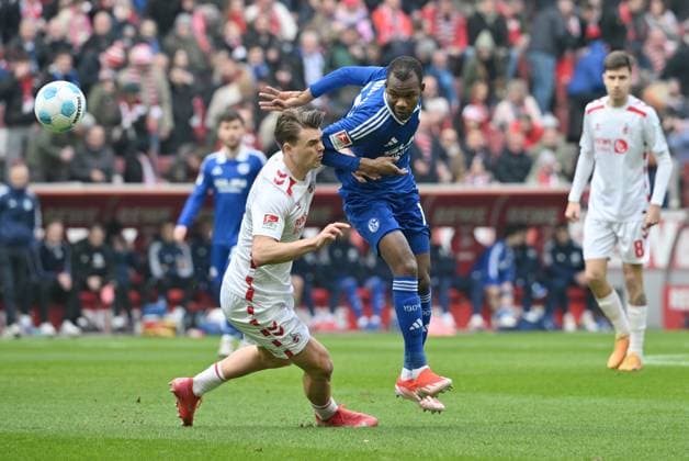 Pape Meissa Ba FC Schalke 04 , Joel Schmied 1 FC Koeln , v re 09 02 2025, Soccer 2 Bundesliga, 21 Matchday, Season 2024 2025 1 FC Köln FC Schalke 04 1 0 Koeln Rhein Energie Stadion Nordrhein Westfalen Germany Team2