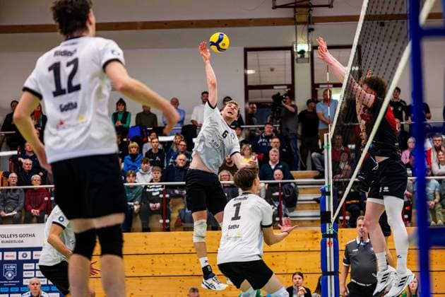 09 02 2025, GER, Volleyball, 2 BL Maenner Sued, Season 2024 2025, Blue Volleys Gotha Barock Volleys MTV Ludwigsburg Erik Niederluecke Blue Volleys Gotha 99867 Gotha Sporthalle Sportanlage Ernesti Thüringen Germany