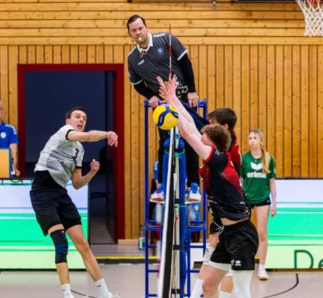 09 02 2025, GER, Volleyball, 2 BL Maenner Sued, Season 2024 2025, Blue Volleys Gotha Barock Volleys MTV Ludwigsburg Christoph Assmann Blue Volleys Gotha 99867 Gotha Sporthalle Sportanlage Ernesti Thüringen Germany
