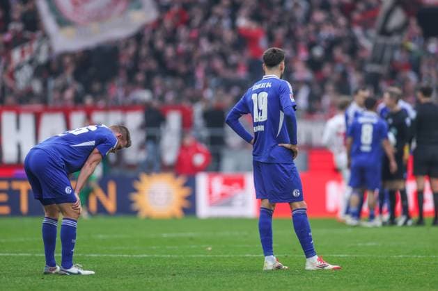 09 02 2025, Football, Season 2024 2025, 2 Bundesliga, Matchday 21, 1 FC Köln FC Schalke 04, f l Tomas Kalas FC Schalke 04 , Kenan Karaman FC Schalke 04 Köln Rhein Energie Stadion NRW Germany xRHR PHOTO TRx Copyright: TimxRehbein RHR-FOTOx RHR-FOTO TR