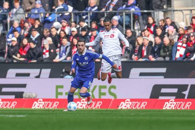 09 02 2025, Football, Season 2024 2025, 2 Bundesliga, Matchday 21, 1 FC Köln FC Schalke 04, f l Kenan Karaman FC Schalke 04 , Damion Downs 1 FC Köln Köln Rhein Energie Stadion NRW Germany xRHR PHOTO TRx Copyright: TimxRehbein RHR-FOTOx RHR-FOTO TR