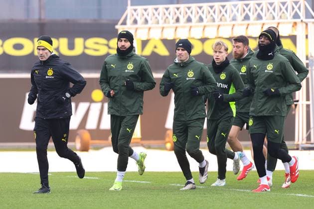 10 02 2025, Final training session for the UEFA Champions League match between Borussia Dortmund and Sporting Lisbon, from left Performance Manager Shad Forsythe Borussia Dortmund , Emre Can Borussia Dortmund , Pascal Groß Borussia Dortmund , Daniel Svensson Borussia Dortmund , Salih Özcan Borussia Dortmund , Serhou Guirassy Borussia Dortmund , Dortmund training ground Borussia Dortmund NRW Germany xRHR PHOTO DEx Copyright: DennisxEwert RHR-FOTOx RHR-FOTO DE