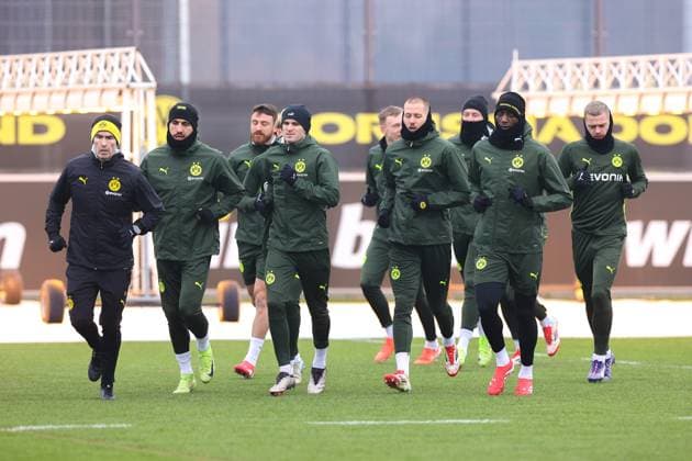 10 02 2025, Final training session for the UEFA Champions League match between Borussia Dortmund and Sporting Lisbon, from left Performance Manager Shad Forsythe Borussia Dortmund , Emre Can Borussia Dortmund , Salih Özcan Borussia Dortmund , Pascal Groß Borussia Dortmund , Waldemar Anton Borussia Dortmund , Serhou Guirassy Borussia Dortmund , Julian Ryerson Borussia Dortmund , Dortmund training ground Borussia Dortmund NRW Germany xRHR PHOTO DEx Copyright: DennisxEwert RHR-FOTOx RHR-FOTO DE