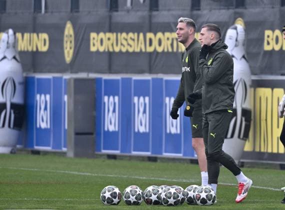 Niklas Süle Borussia Dortmund , Niklas Suele, Nico Schlotterbeck Borussia Dortmund , v li 10 02 2025, Football 1 Bundesliga, Season 2024 2025, Training Borussia Dortmund Dortmund North Rhine-Westphalia Germany Team2