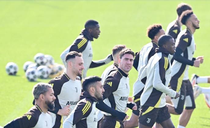 February 10, 2025, Turin: Juventus players during training on the eve of the UEFA Champions League soccer match against PSV Eindhoven at Continassa, Italy, 10 February 2025 ANSA ALESSANDRO DI MARCO UEFA Champions League: Juventus training  - ZUMAa110 20250210_zaf_a110_029 Copyright: xAlessandroxDixMarcox xZ63x