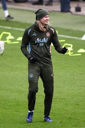 UEFA Champions League Manchester City Training session Erling Haaland of Manchester City during the UEFA Champions League Manchester City Training session at Etihad Campus, Manchester, United Kingdom, 10th February 2025 (Photo by Mark Cosgrove News Images) Manchester Etihad Stadium Manchester United, ManU Kingdom Copyright: xMarkxCosgrove NewsxImagesx