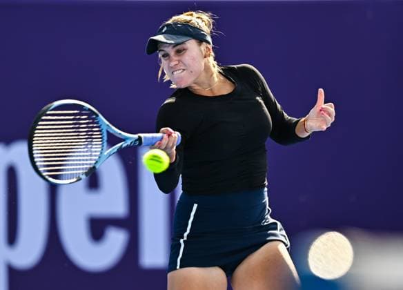 WTA, Tennis Damen QATAR OPEN TENNIS TOURNAMENT ROUND OF 64 Sofia Kenin of the United States competes in her round of 64 match against Ashlyn Krueger of the United States during the WTA Qatar TotalEnergies Open 2025 tennis tournament at the Khalifa International Tennis Complex in Doha, Qatar, on February 10, 2025. Copyright: xNOUSHADx