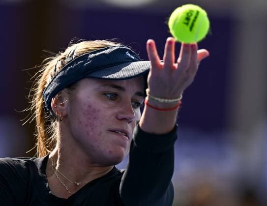 WTA, Tennis Damen QATAR OPEN TENNIS TOURNAMENT ROUND OF 64 Sofia Kenin of the United States competes in her round of 64 match against Ashlyn Krueger of the United States during the WTA Qatar TotalEnergies Open 2025 tennis tournament at the Khalifa International Tennis Complex in Doha, Qatar, on February 10, 2025. Copyright: xNOUSHADx