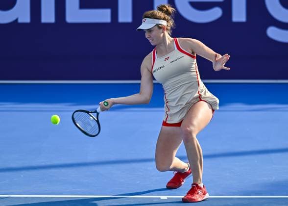 WTA, Tennis Damen QATAR OPEN TENNIS TOURNAMENT ROUND OF 64 Linda Noskova of Czech Republic competes in her round of 64 match against Donna Vekic of Croatia during the WTA Qatar TotalEnergies Open 2025 tennis tournament at the Khalifa International Tennis Complex in Doha, Qatar, on February 10, 2025. Copyright: xNOUSHADx