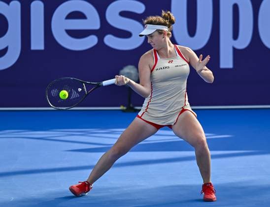 WTA, Tennis Damen QATAR OPEN TENNIS TOURNAMENT ROUND OF 64 Linda Noskova of Czech Republic competes in her round of 64 match against Donna Vekic of Croatia during the WTA Qatar TotalEnergies Open 2025 tennis tournament at the Khalifa International Tennis Complex in Doha, Qatar, on February 10, 2025. Copyright: xNOUSHADx