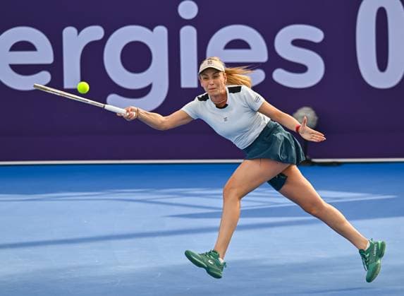 WTA, Tennis Damen QATAR OPEN TENNIS TOURNAMENT ROUND OF 64 Donna Vekic of Croatia competes in her round of 64 match against Linda Noskova of Czech Republic during the WTA Qatar TotalEnergies Open 2025 tennis tournament at the Khalifa International Tennis Complex in Doha, Qatar, on February 10, 2025. Copyright: xNOUSHADx