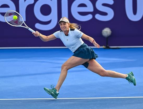 WTA, Tennis Damen QATAR OPEN TENNIS TOURNAMENT ROUND OF 64 Donna Vekic of Croatia competes in her round of 64 match against Linda Noskova of Czech Republic during the WTA Qatar TotalEnergies Open 2025 tennis tournament at the Khalifa International Tennis Complex in Doha, Qatar, on February 10, 2025. Copyright: xNOUSHADx