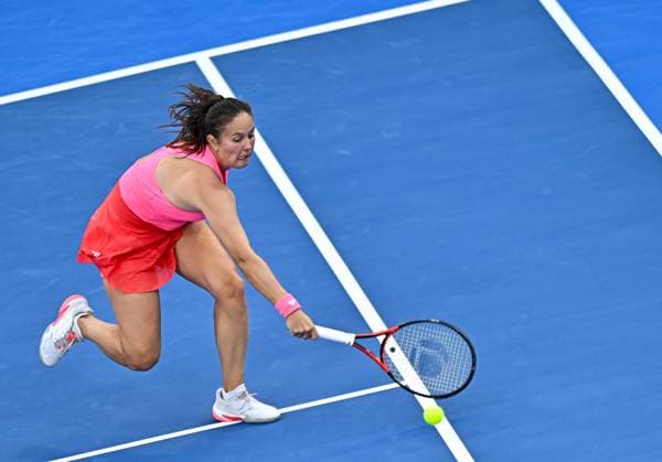 WTA, Tennis Damen QATAR OPEN TENNIS TOURNAMENT ROUND OF 64 Daria Kasatkina competes in her round of 64 match against Polina Kudermetova ahead of the WTA Qatar TotalEnergies Open 2025 tennis tournament at the Khalifa International Tennis Complex in Doha, Qatar, on February 10, 2025. Copyright: xNOUSHADx