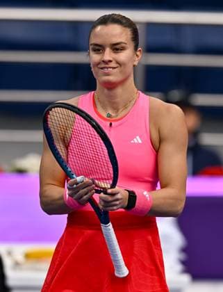WTA, Tennis Damen QATAR OPEN TENNIS TOURNAMENT ROUND OF 64 Maria Sakkari of Greece competes in her round of 64 match against Iga Swiatek of Poland during the WTA Qatar TotalEnergies Open 2025 tennis tournament at the Khalifa International Tennis Complex in Doha, Qatar, on February 10, 2025. Copyright: xNOUSHADx