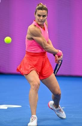 WTA, Tennis Damen QATAR OPEN TENNIS TOURNAMENT ROUND OF 64 Maria Sakkari of Greece competes in her round of 64 match against Iga Swiatek of Poland during the WTA Qatar TotalEnergies Open 2025 tennis tournament at the Khalifa International Tennis Complex in Doha, Qatar, on February 10, 2025. Copyright: xNOUSHADx