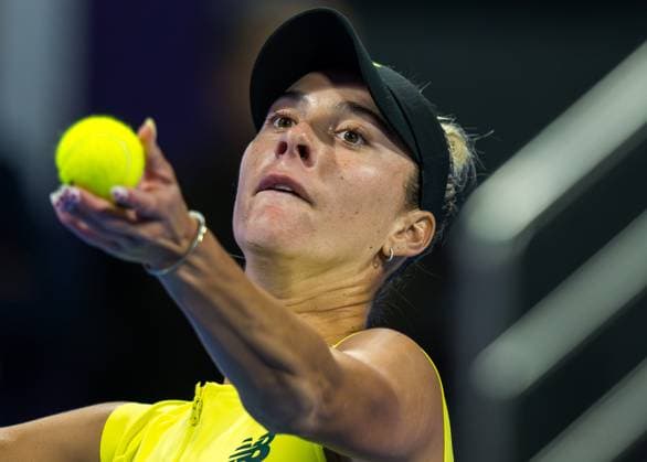 WTA, Tennis Damen QATAR OPEN TENNIS TOURNAMENT ROUND OF 64 McCartney Kessler of the United States competes in her round of 64 match against Ons Jabeur of Tunisia during the WTA Qatar TotalEnergies Open 2025 tennis tournament at the Khalifa International Tennis Complex in Doha, Qatar, on February 10, 2025. Copyright: xNOUSHADx