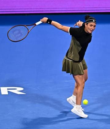 WTA, Tennis Damen QATAR OPEN TENNIS TOURNAMENT ROUND OF 64 Ons Jabeur of Tunisia competes in her round of 64 match against McCartney Kessler of the United States during the WTA Qatar TotalEnergies Open 2025 tennis tournament at the Khalifa International Tennis Complex in Doha, Qatar, on February 10, 2025. Copyright: xNOUSHADx
