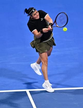 WTA, Tennis Damen QATAR OPEN TENNIS TOURNAMENT ROUND OF 64 Ons Jabeur of Tunisia competes in her round of 64 match against McCartney Kessler of the United States during the WTA Qatar TotalEnergies Open 2025 tennis tournament at the Khalifa International Tennis Complex in Doha, Qatar, on February 10, 2025. Copyright: xNOUSHADx