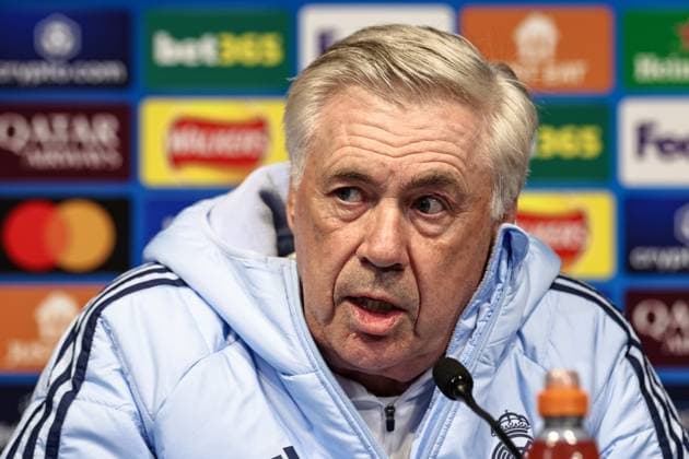UEFA Champions League press conference, PK, Pressekonferenz Manchester City v Real Madrid Carlo Ancelotti manager of Real Madrid speaks to the press during the UEFA Champions League Press Conference Manchester City v Real Madrid at Etihad Stadium, Manchester, United Kingdom, 10th February 2025 (Photo by Mark Cosgrove News Images) Manchester Etihad Stadium Manchester United, ManU Kingdom Copyright: xMarkxCosgrove NewsxImagesx